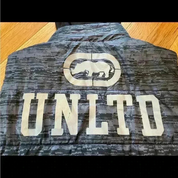 Ecko Unltd Hoodie Puffer Vest Mens Size XXL Zip Closure Pocket Gray Camo Print - Picture 3 of 16